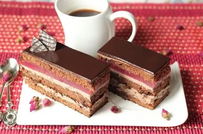 Шоколадно-малиновые пирожные