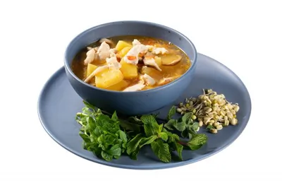 Вьетнамский суп с курицей и ананасом