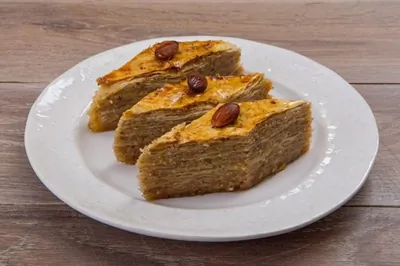 Пахлава из теста фило с миндалем