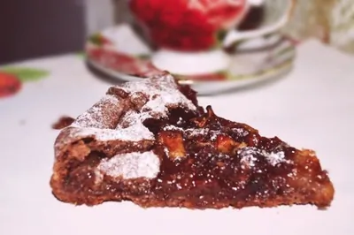 Шоколадно-яблочный пирог