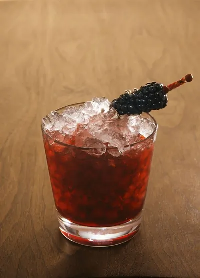 Коктейль «Брамбл» (Bramble)