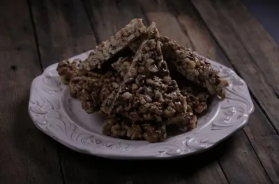 Гозинаки (Грецкие орехи с медом)