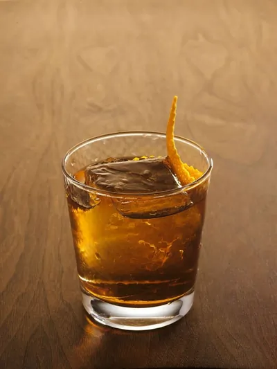 Коктейль «Закапа-ром-фэшн» (Zacapa Rum Fashion)