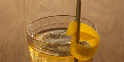 Коктейль «Олд-фэшенд» (Old Fashioned)