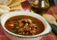 Суп фасолевый с курицей и горохом