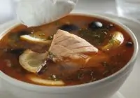 Рыбная солянка с кальмарами