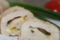Куриные рулеты с сырной начинкой