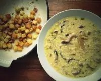 Суп с лесными грибами и сливками