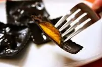 Черные равиоли с тыквой