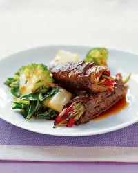 Рулетики из говядины с начинкой из болгарского перца