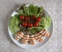 Риет из копченого лосося с соусом из красной икры