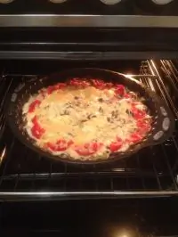 Фарфалле, запеченные с говядиной, в соусе бешамель