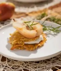 Картофельные оладьи с грушей