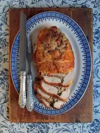 Рулет из индейки с ореховой начинкой