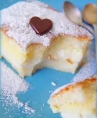 Нежные пирожные в сахарной пудре