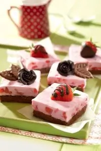 Клубнично-шоколадные пирожные