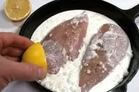 Куриные грудки, запеченные в сливках, под сыром