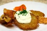 Драники с сыром и чесноком