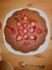 Пирог с клубничным вареньем