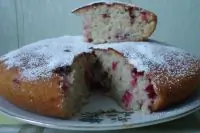 Манник с кефиром и брусникой