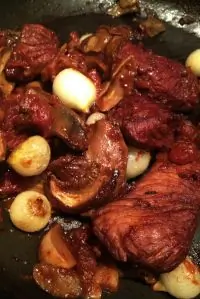 Индейка в винном соусе