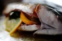 Ароматная дорада с розмарином