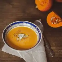 Суп-пюре из тыквы с сыром рокфор