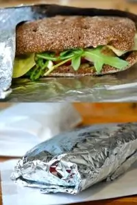 Сэндвич с индейкой, сыром и рукколой