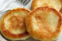 Сырники с курагой и грецкими орехами