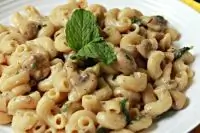 Паста с грибами и нежным мятным соусом