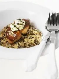 Ризотто из чечевицы, перловки, гречки и дикого риса с фуа-гра и козьим сыром