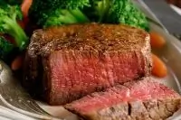 Стейк из говядины с овощами