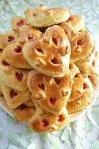 Печенье в виде сердец с вареньем