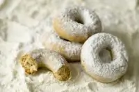 Медовые колечки с лимонной цедрой