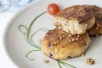 Котлеты из чечевицы с горчичным соусом