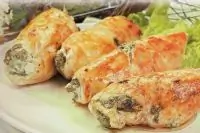 Рулетики из куриного филе со шпинатом