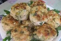 Рубленые куриные котлеты с картофелем