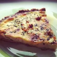 Киш с курицей и сыром мюнстер