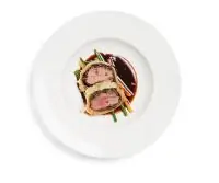 Говядина «Веллингтон» с зеленой фасолью