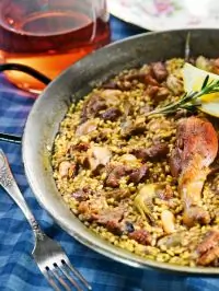 Паэлья с уткой и артишоками