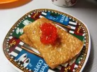 Блины на кефире с красной икрой