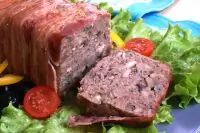 Террин из телятины с грибами и беконом