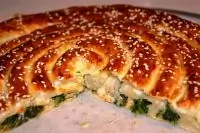 Пирог-улитка со шпинатом и рикоттой