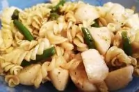 Макароны с жареным редисом