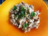 Курица с гречкой и овощами по деревенски