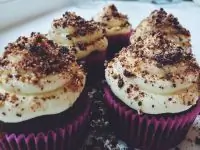 Капкейки с горьким шоколадом