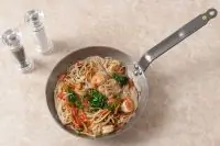 Рисовая лапша харусаме с креветками