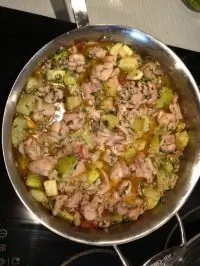 Густой куриный суп в азиатском стиле