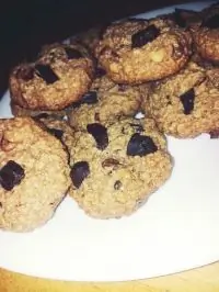 Овсяное печенье с шоколадом и сухофруктами