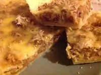 Пирог из карамелизованного лука с сыром